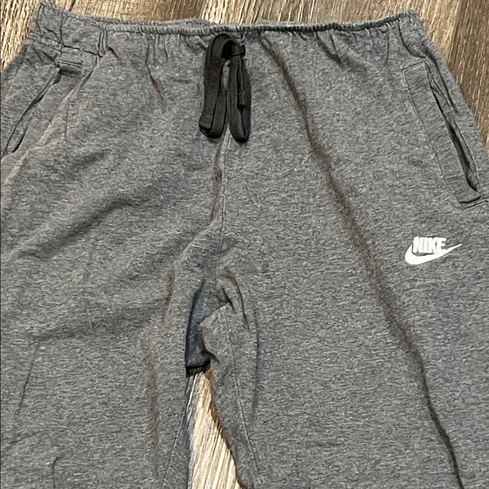 Nike Mens Gray Jogger Pants. Lighter/cooler material not sweat pants. - Picture 2 of 7